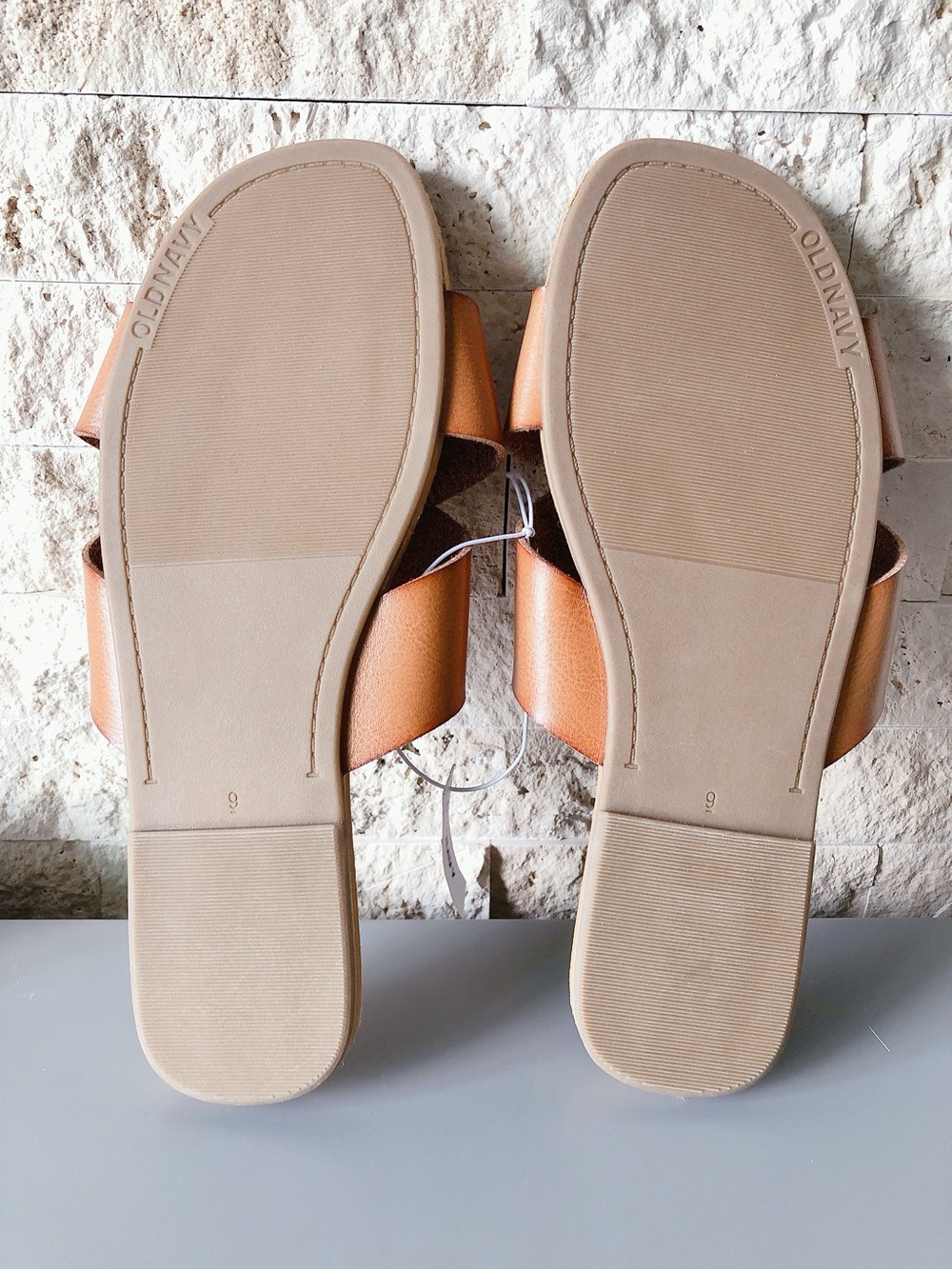 OLD NAVY Tan Cross-Strap Slide Sandals Women size 9 - Picture 8 of 9